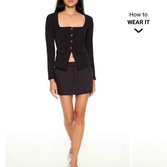 NWT Button-Front Split-Hem Top - Picture 6 of 6